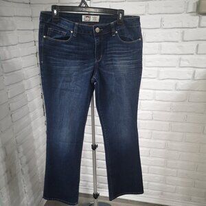 l.e.i. Ashley Ladies Size 13 Short Medium Wash Low Rise Slim Boot Jeans